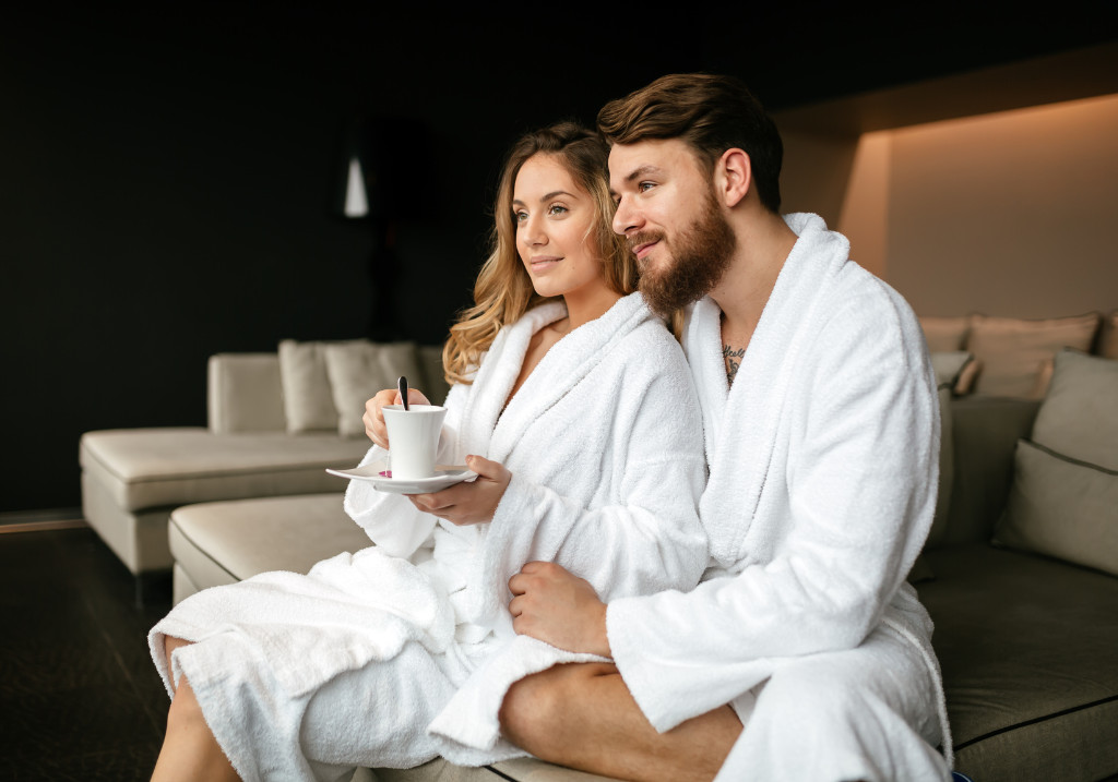spa date couples
