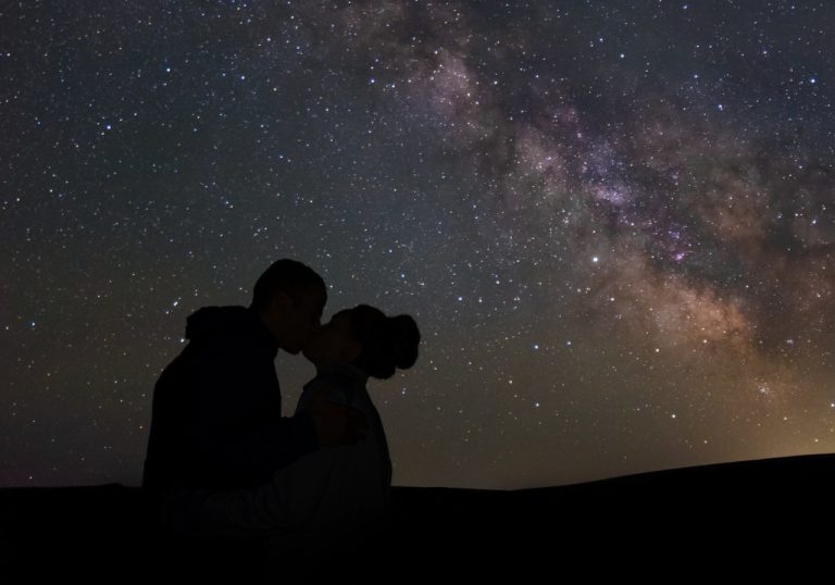 This is Exactly how to make your Romantic Stargazing Date Night Goals Come True!